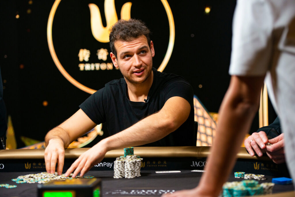 Poker Tells: Reading Your Opponents Like a Pro