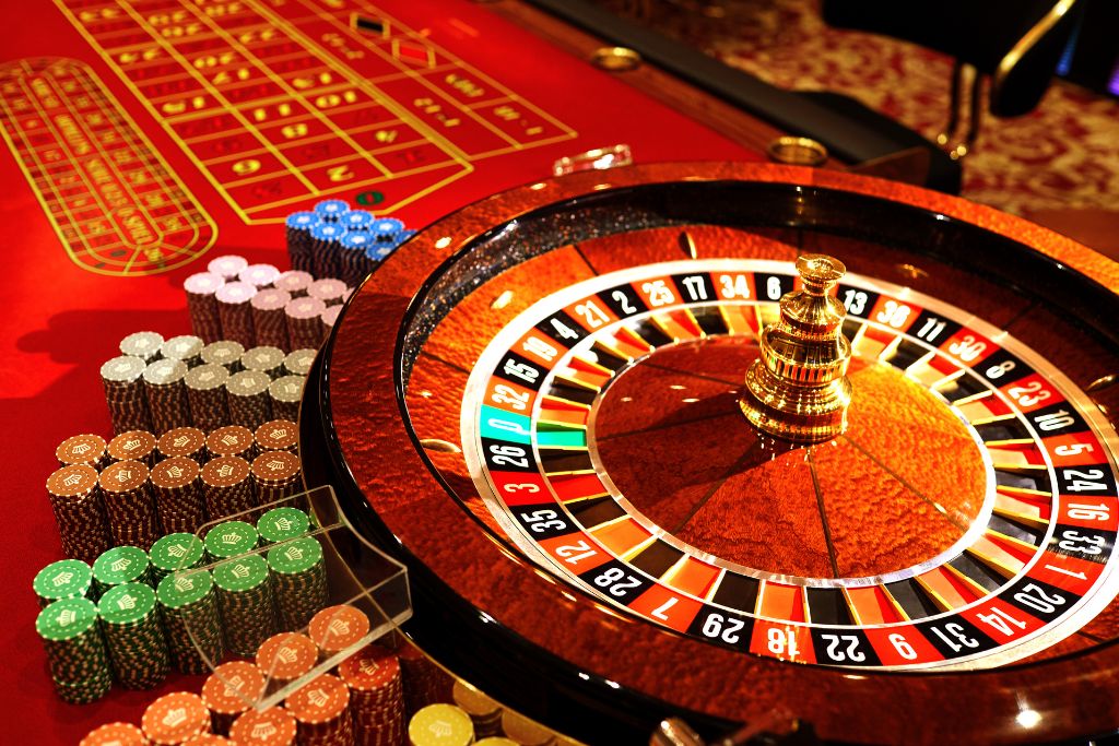 Mastering Roulette: Rules, Strategy, and Live Gambling Adventures